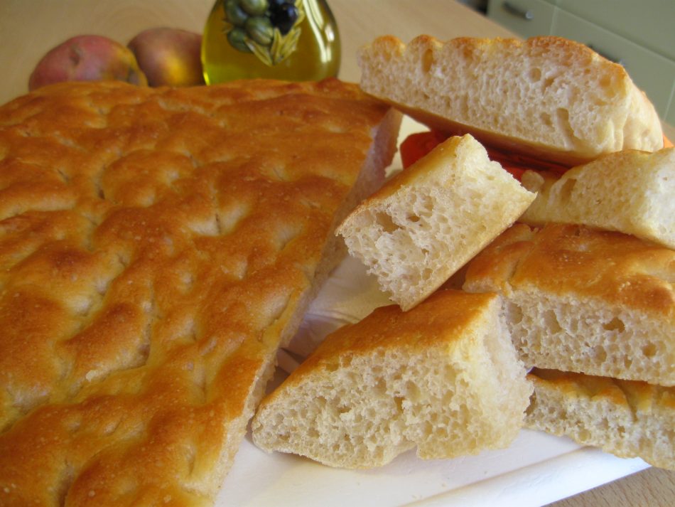 Schiacciata alla Fiorentina all’Olio – A Traditional Tuscan Recipe