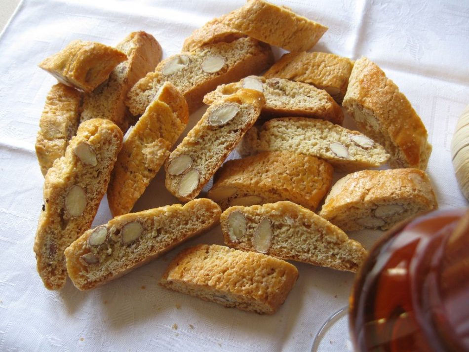 Cantucci di Prato – A Traditional Tuscan Recipe