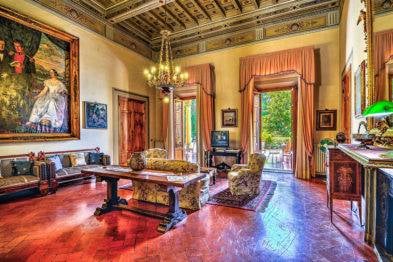 Spectacular living room of Villa Pondolfini