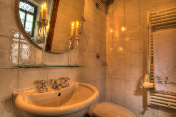 Luciano Bathroom