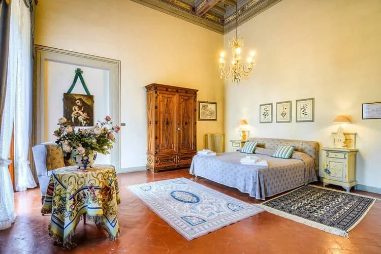 Bed room in Villa Pandolfini Estate