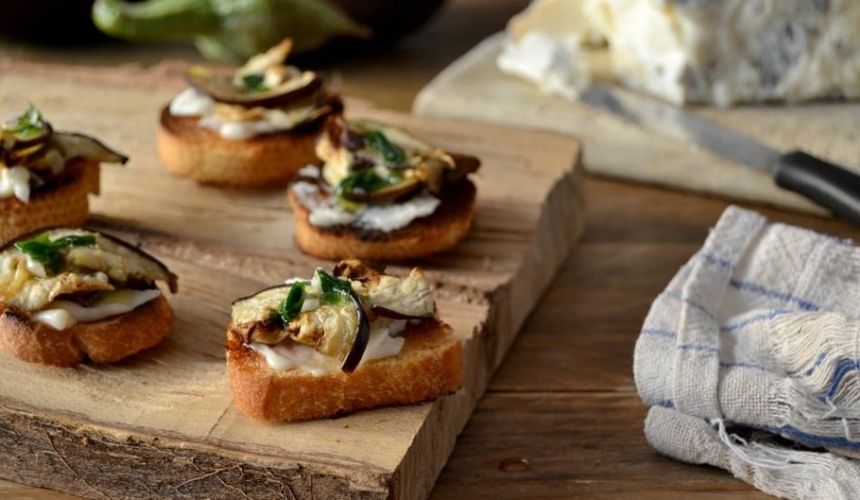 Crostini con Melanzane Grigliate e Pecorino – How to Make it